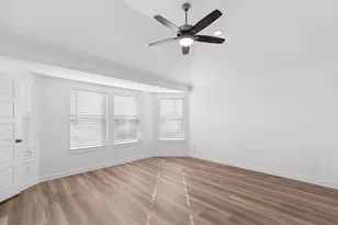 1221 Sacred Light Ln, La Marque, TX 77568 - Photo 4