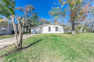 54 Lupine Ct, Lake Jackson, TX 77566 - Photo 1