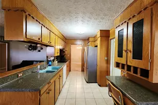 1702 Ivie Lee St, Baytown, TX 77520 - Photo 4