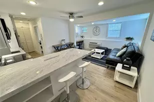 412 Pacific St, Houston, TX 77006 - Photo 1