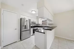 14641 Perthshire Rd, Houston, TX 77079 - Photo 16