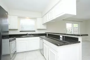 14641 Perthshire Rd, Houston, TX 77079 - Photo 12