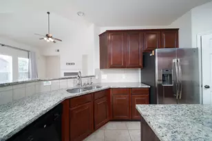 12802 Flat Creek Dr, Pearland, TX 77584 - Photo 10