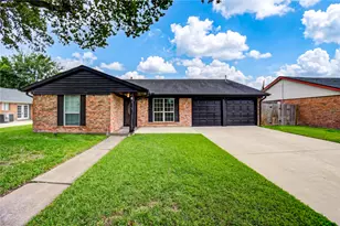 11223 Sagehill Dr, Houston, TX 77089 - Photo 2