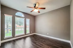 4626 Legends Bay Dr, Baytown, TX 77523 - Photo 10