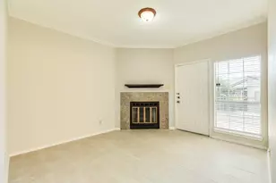 921 Marine Dr, Galveston, TX 77550 - Photo 1