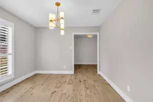 2019 Laurel Springs Ln, Houston, TX 77339 - Photo 4