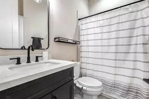 11005 Upland Forest Dr, Houston, TX 77043 - Photo 22