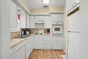 2804 Arlington St, Houston, TX 77008 - Photo 4