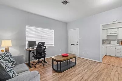 2804 Arlington Street #B, Houston, TX 77008 - Photo 2