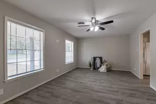 802 Spinn St, Brenham, TX 77833 - Photo 4