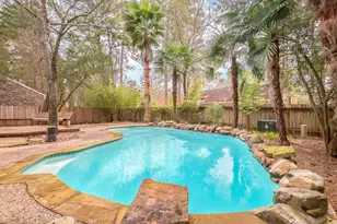 10 Summithill Pl, The Woodlands, TX 77381 - Photo 4