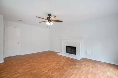 10 Summithill Place, The Woodlands, TX 77381 - Photo 8