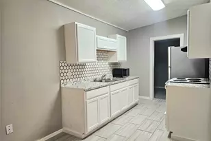 4419 W Bayshore Dr, Bacliff, TX 77518 - Photo 6