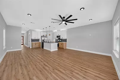 1836 Ferguson Way Street #B, Houston, TX 77088 - Photo 4