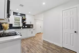 906 Creager St, Houston, TX 77034 - Photo 12