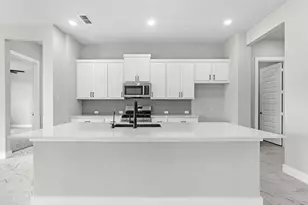 26018 Maple Bloom Dr, Katy, TX 77494 - Photo 2