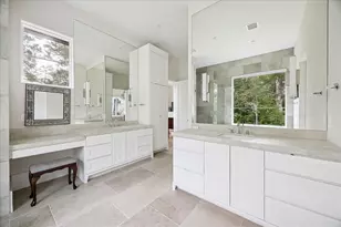 7 Hedwig Shadows Dr, Houston, TX 77024 - Photo 22