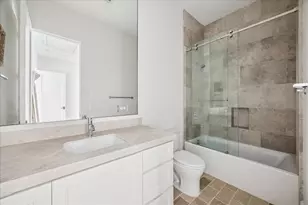 7 Hedwig Shadows Dr, Houston, TX 77024 - Photo 34