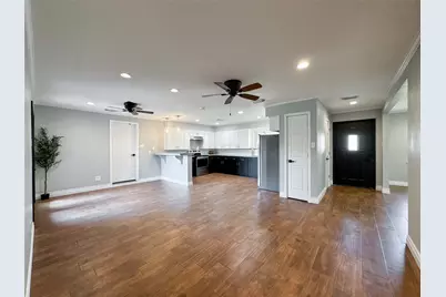 3811 Anna Court, Santa Fe, TX 77517 - Photo 4