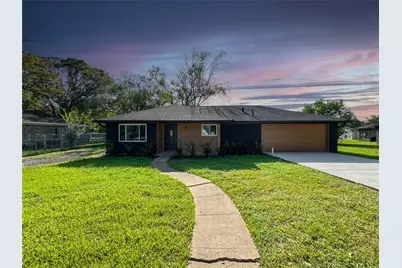 3811 Anna Court, Santa Fe, TX 77517 - Photo 2