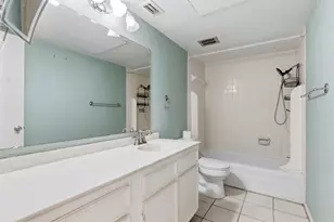10170 Beekman Pl Dr, Houston, TX 77043 - Photo 20