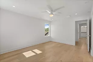 1011 W Cottage St, Houston, TX 77009 - Photo 32