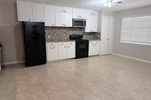 2728 Encino Ave, Bay City, TX 77414 - Photo 2