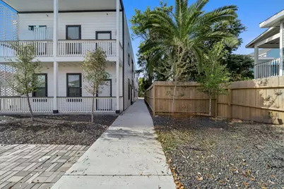 920 Ave L #D, Galveston, TX 77550 - Photo 10