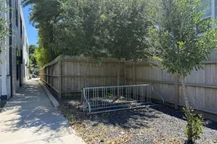920 Avenue L, Galveston, TX 77550 - Photo 12