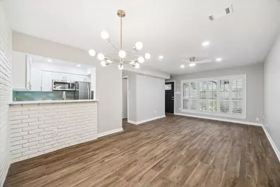 903 Wax Myrtle Lane, Houston, TX 77079 - Photo 8