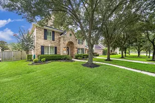 5919 Majestic Pines Dr, Kingwood, TX 77345 - Photo 2