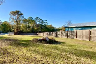 934 N Fm 356, Onalaska, TX 77360 - Photo 32