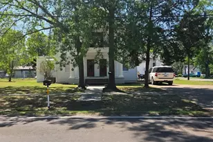 305 W Main St, Kirbyville, TX 75956 - Photo 1