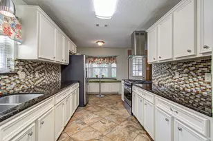 1920 Lazy Creek Ln, Pearland, TX 77581 - Photo 10