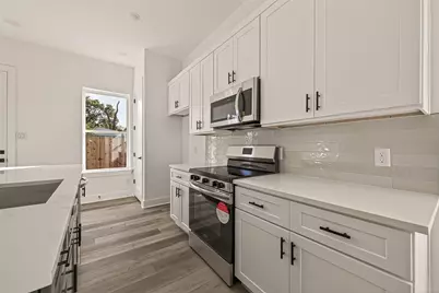 2475 Carmel Street #B, Houston, TX 77091 - Photo 2