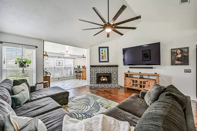 4009 Spring Branch Drive E, Pearland, TX 77584 - Photo 8