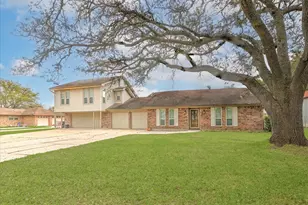 12114 Cherry Point Dr, Mont Belvieu, TX 77535 - Photo 1