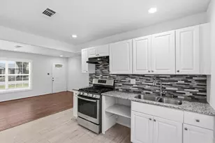 3325 McCrarey Dr, Houston, TX 77088 - Photo 10