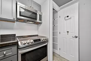 830 Threadneedle St, Houston, TX 77079 - Photo 4