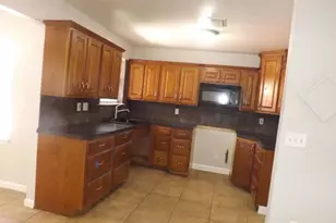 729 S 5th St, La Porte, TX 77571 - Photo 10