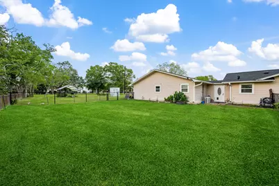 1539 Sterling Drive, Baytown, TX 77523 - Photo 28