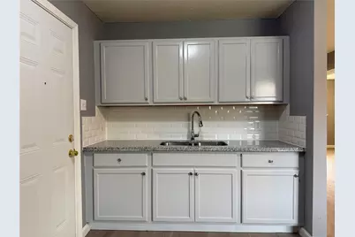 8010 Roswell Street #3, Houston, TX 77022 - Photo 4