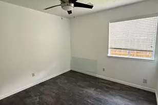 14235 Royal Hill Dr, Houston, TX 77083 - Photo 32
