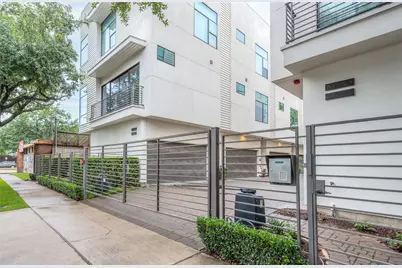 1004 California Street #402, Houston, TX 77006 - Photo 4