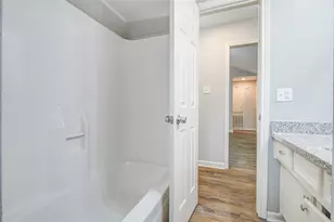 7911 Battleoak Dr, Houston, TX 77040 - Photo 16