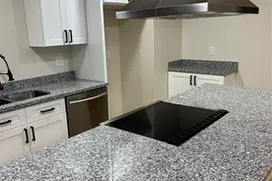 902 Alice St, Sweeny, TX 77480 - Photo 6