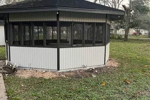 902 Alice St, Sweeny, TX 77480 - Photo 20