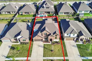 818 Kingwood Dr, League City, TX 77573 - Photo 2