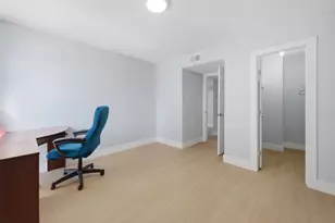 9350 Country Creek Dr, Houston, TX 77036 - Photo 16